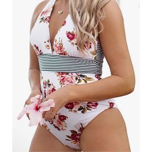 CUPSHE NWT size L one piece women’s swimsuit